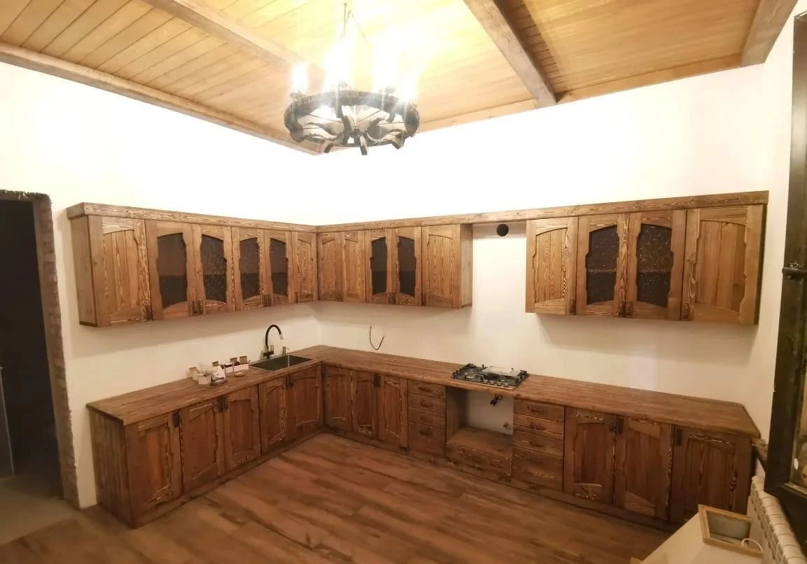 Кухня из массива дерева